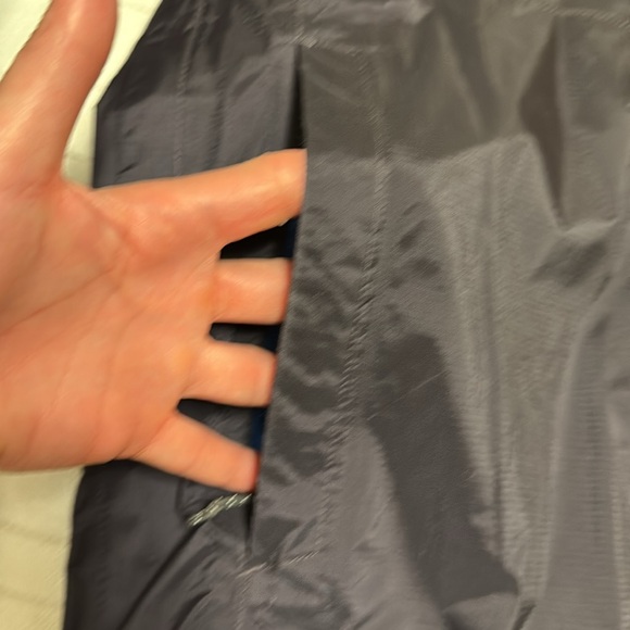 Patagonia Torrentshell Black Jacket Rain Jacket - Picture 4 of 10